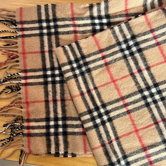 Burberry narrow check Cashmere & Wool scarf - Picture 3 of 3